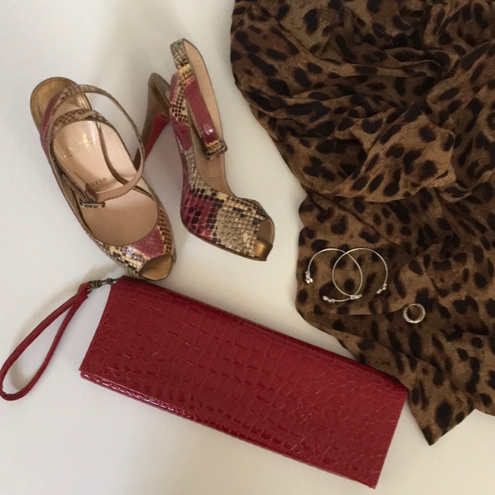 Red Faux Croc Patent Wristlet/ Clutch